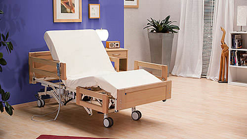 Pflegebett aktivia – Sitzbett und Aufstehbett